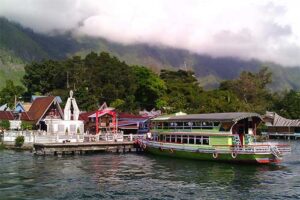 Tomok danau toba