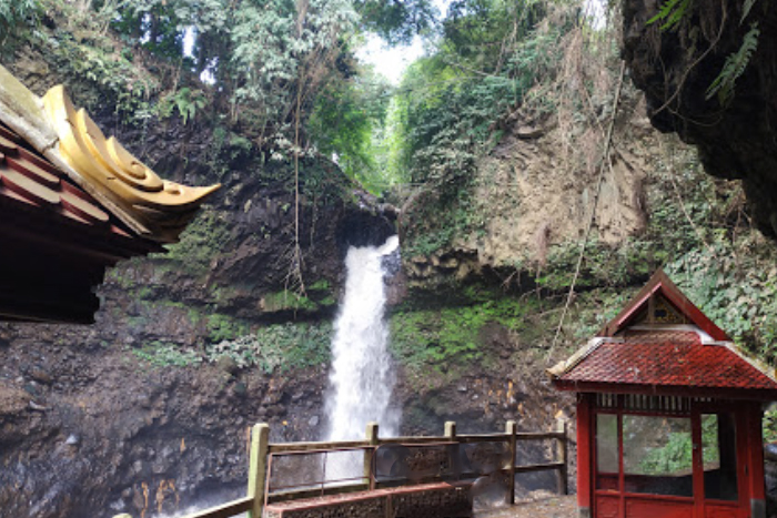 Curug Dago Tempat Eksotis di Bandung