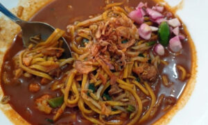 kuliner mie aceh pedas gurih