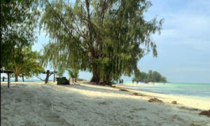 pesona bahari pulau morotai