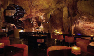 restoran mewah the cave bali