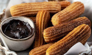 jajanan favorit spanyol churros