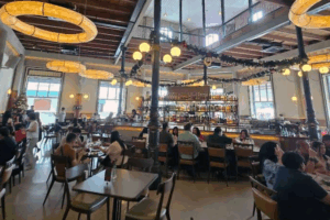 spiegel bar bistro semarang
