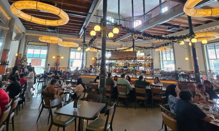spiegel bar bistro semarang