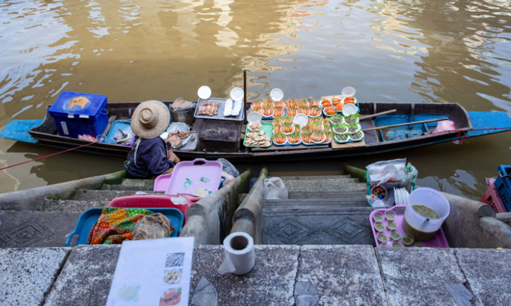 Amphawa Floating Market