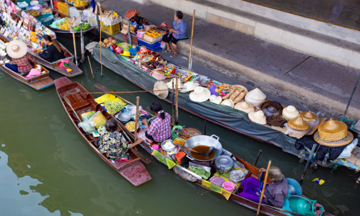 Damnoen Saduak Floating Market